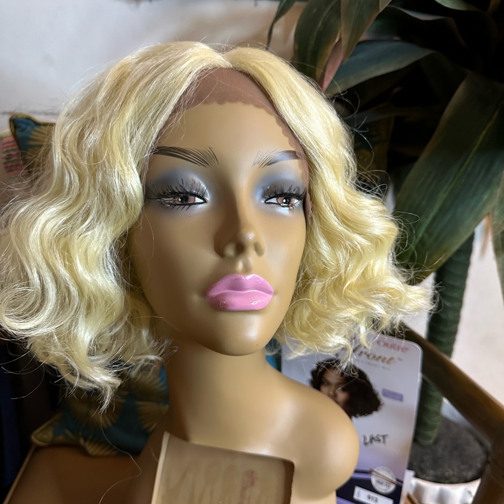 Blonde Wavy Hair Wig